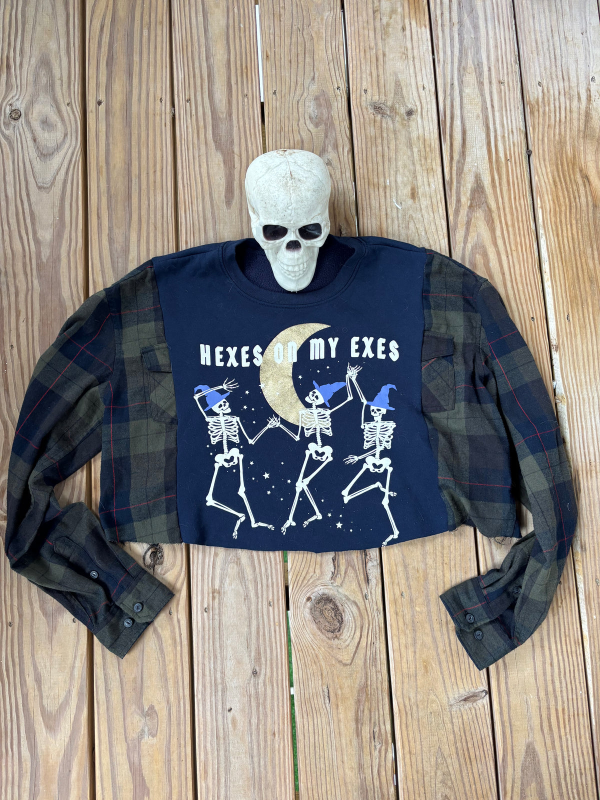 HEXES CAMPFIRE SHIRT